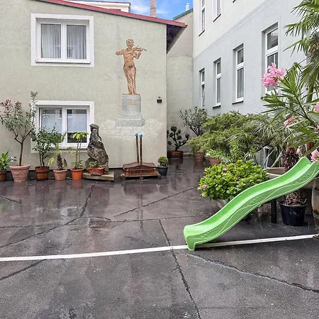 Hotel-Pension Fuenfhaus