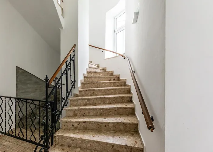 Hotel-pension Fuenfhaus Гостьовий будинок Відень