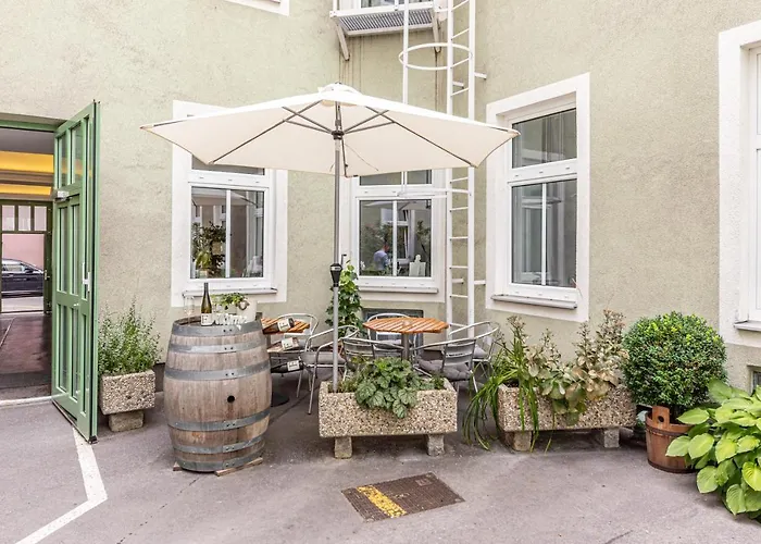 Hotel-pension Fuenfhaus Гостьовий будинок