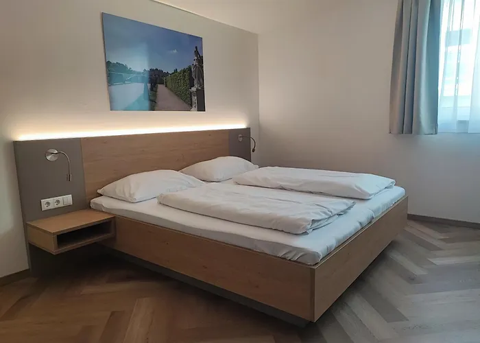 Гостьовий будинок Hotel-pension Fuenfhaus