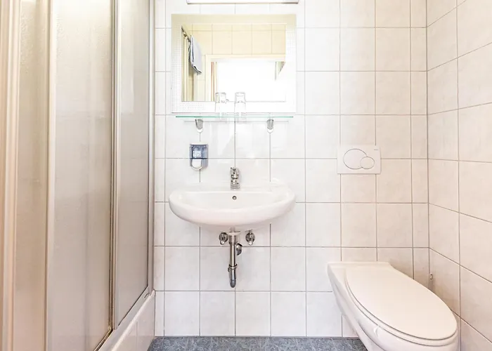 Гостьовий будинок Hotel-pension Fuenfhaus