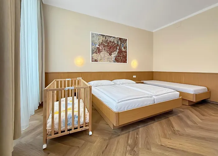 Hotel-pension Fuenfhaus 3*