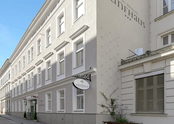 Hotel-pension Fuenfhaus