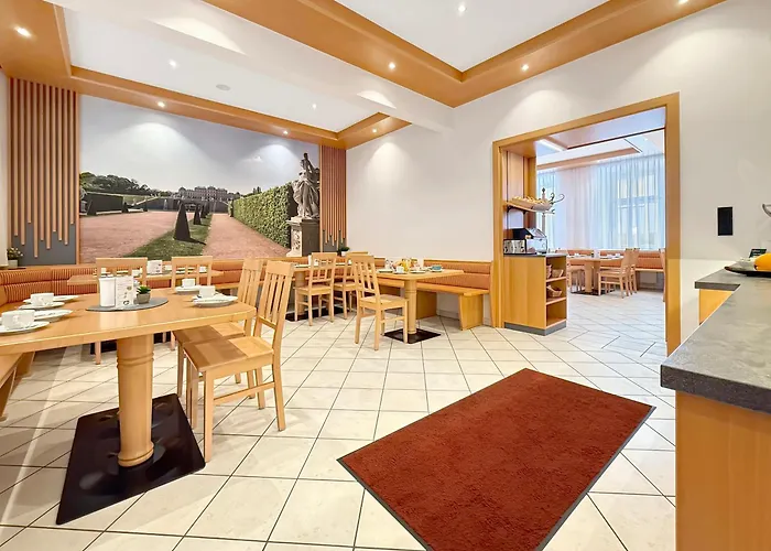 Hotel-pension Fuenfhaus Гостьовий будинок Відень