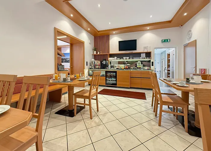 Гостьовий будинок Hotel-pension Fuenfhaus
