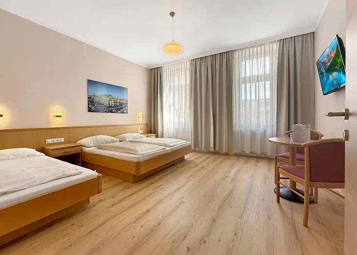 Hotel-pension Fuenfhaus Гостьовий будинок