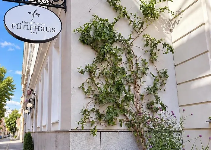 Hotel-pension Fuenfhaus Guest house Vienna